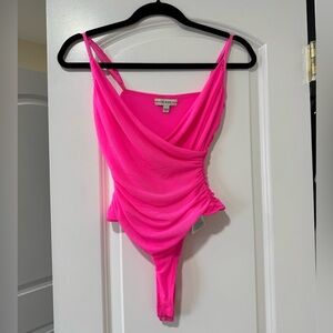 🟡5/$25 DEAL! GUESS Neon Pink Bodysuit